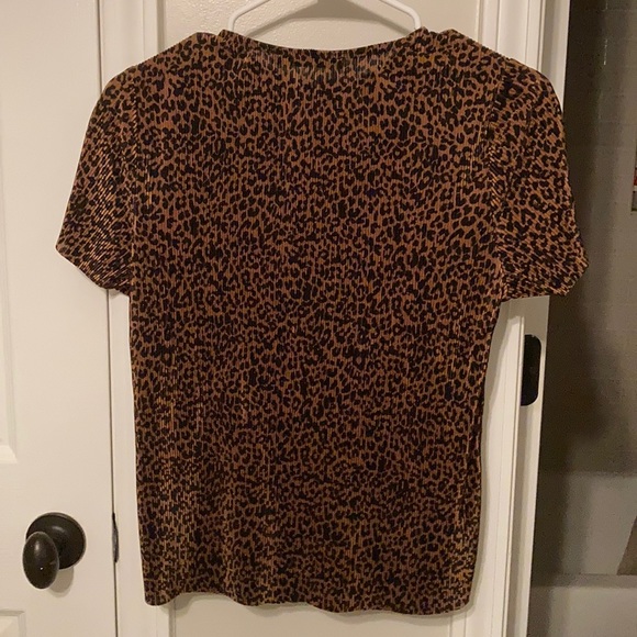 Cheetah Print Short Sleeve Shirt - Picture 4 of 4
